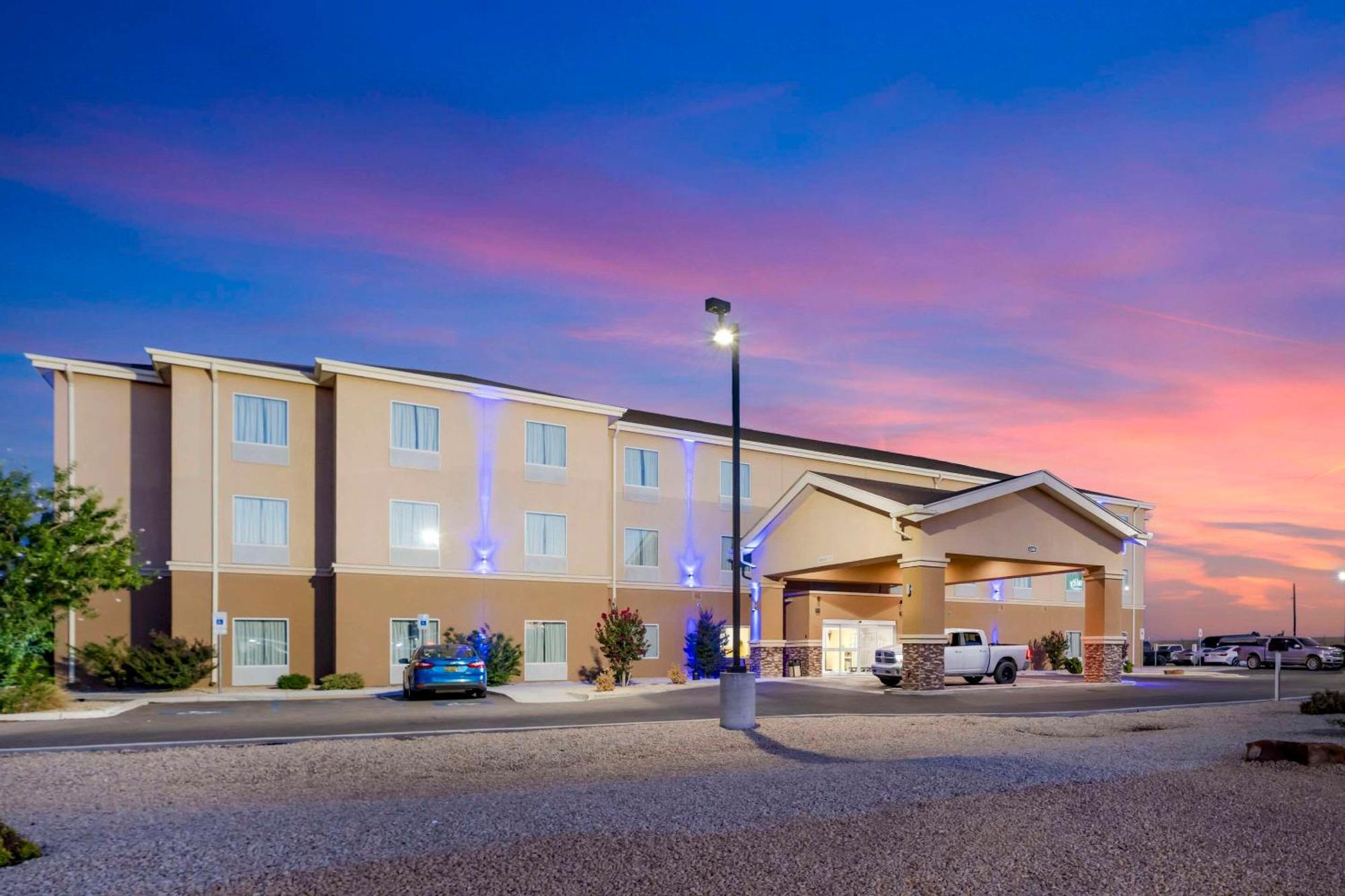 Quality Inn & Suites Carlsbad Caverns Area Kültér fotó